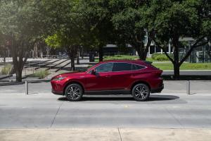 Toyota Venza Hybrid LE 2020 года 